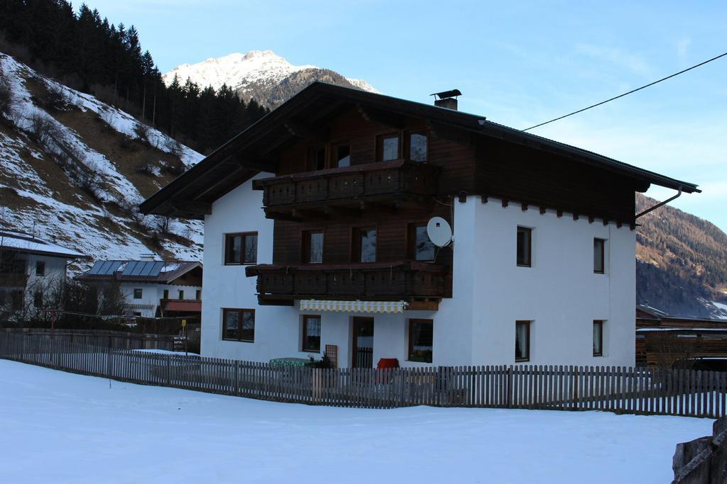 Haus Gabi Apartamento Neustift im Stubaital Exterior foto